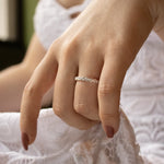 Anillo tipo churumbela en plata ley 925 con cristales de circón transparente