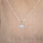 Conjunto de collar y topitos corazón sólido en plata ley 925