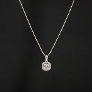 Collar cojín de circón y cadena delgada diamantada en plata ley 925