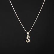 Collar con letra inicial en plata ley 925